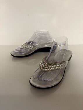 Italian Shoemakers Silver Rhinestone Sandals Womens Size 9 Thong Made In Italy